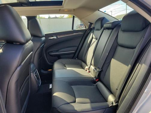 Silver Mist Clearcoat 2023 Chrysler 300 Touring