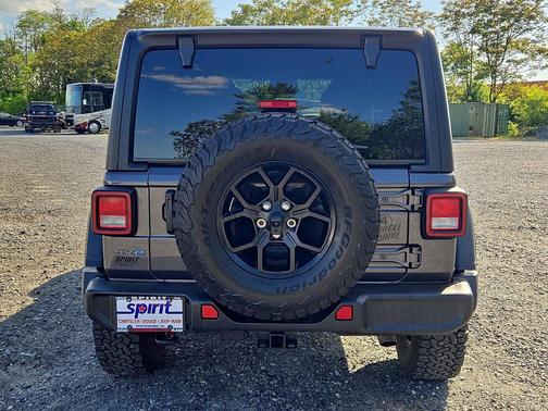 Granite Crystal Metallic Clearcoat 2025 Jeep Wrangler 4xe Willys