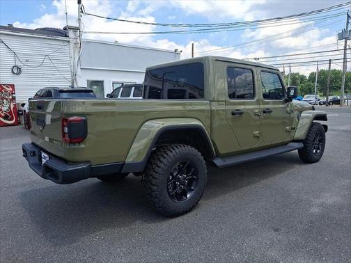 2025 Jeep Gladiator High Tide