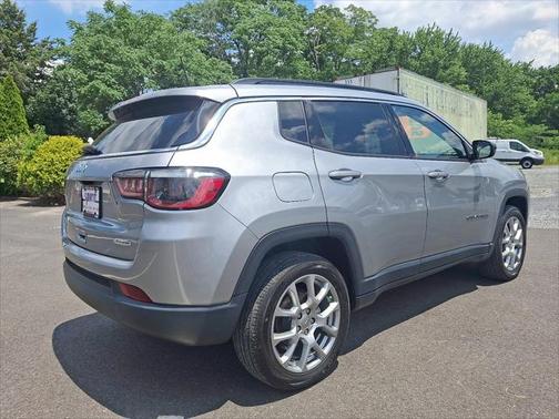 2022 Jeep Compass Latitude Lux