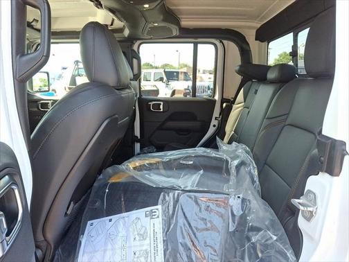 2025 Jeep Gladiator High Tide
