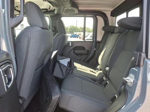 2025 Jeep Gladiator Sport S