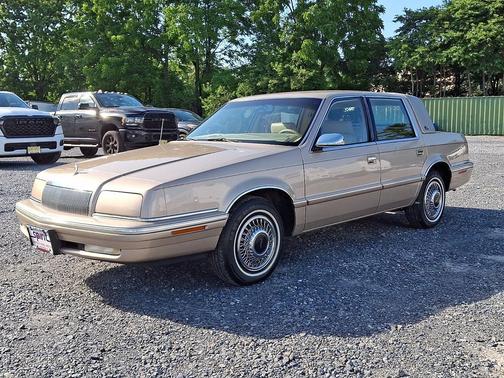 GOLD 1992 Chrysler New Yorker Salon
