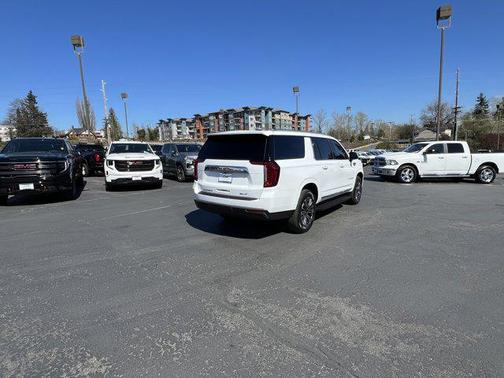 2024 GMC Yukon XL SLT