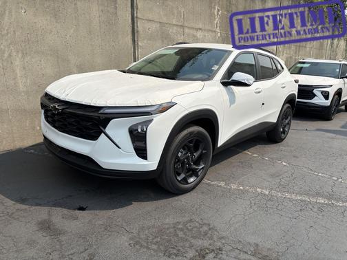 Summit White 2026 Chevrolet Trax LT