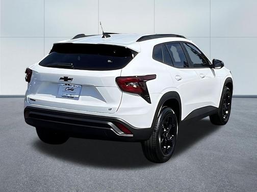 Summit White 2026 Chevrolet Trax LT