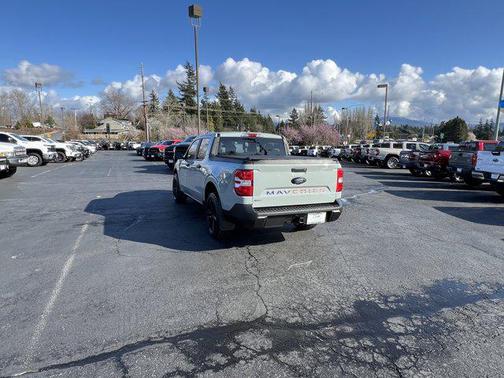 2022 Ford Maverick XL
