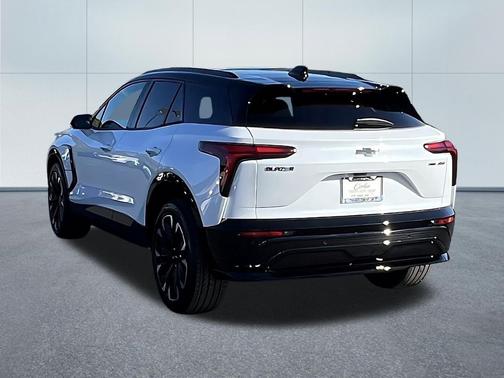 Polar White Tricoat 2027 Chevrolet Blazer EV AWD RS