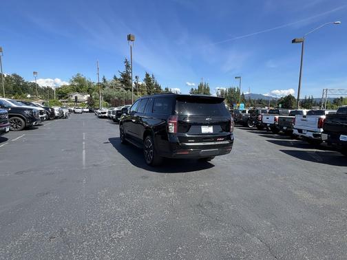 Black 2023 Chevrolet Suburban RST