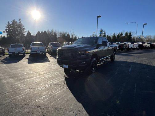 2025 RAM 3500 Tradesman Crew Cab 4x4 8' Box