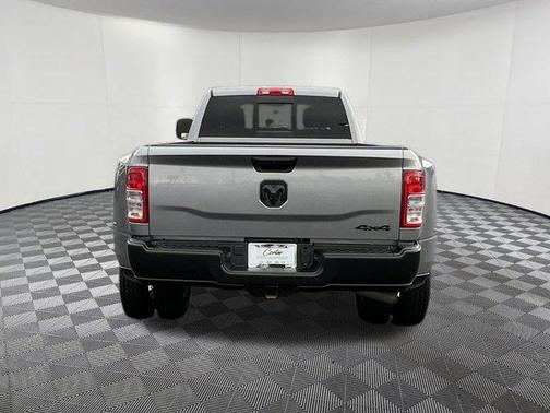 2024 RAM 3500 Tradesman Crew Cab 4x4 8' Box