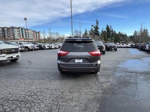 2019 Toyota Sienna XLE Premium