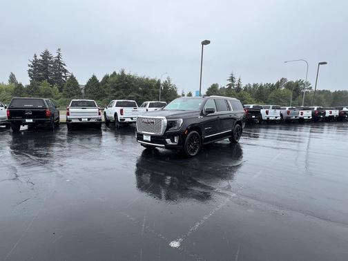 Onyx Black 2024 GMC Yukon XL Denali