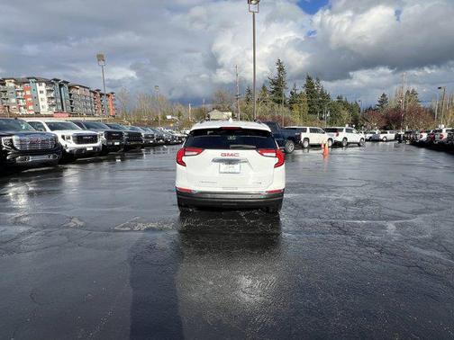 2022 GMC Terrain AWD AT4