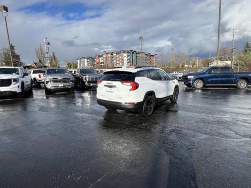 2022 GMC Terrain AWD AT4