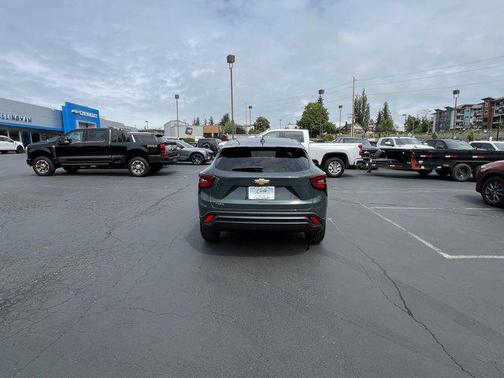 2025 Chevrolet Trax LS