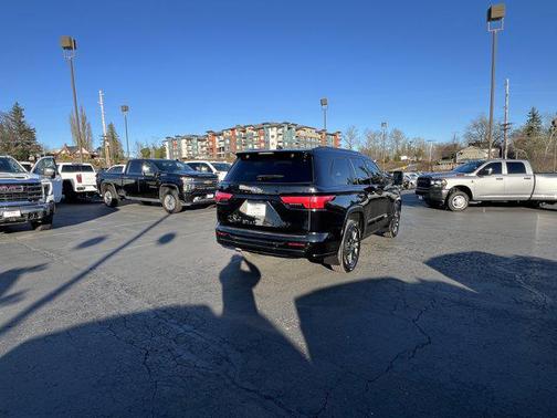 2024 Toyota Sequoia SR5