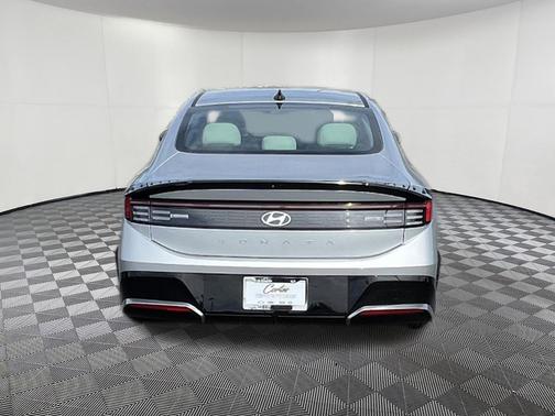 Aero Silver 2025 Hyundai SONATA SEL