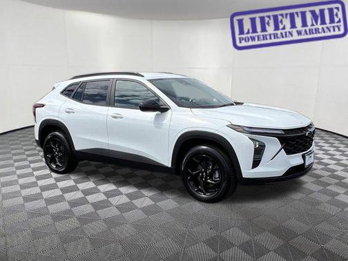 Summit White 2026 Chevrolet Trax LT