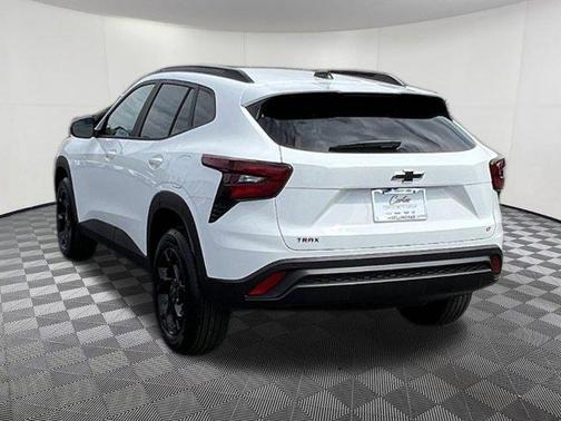 Summit White 2026 Chevrolet Trax LT
