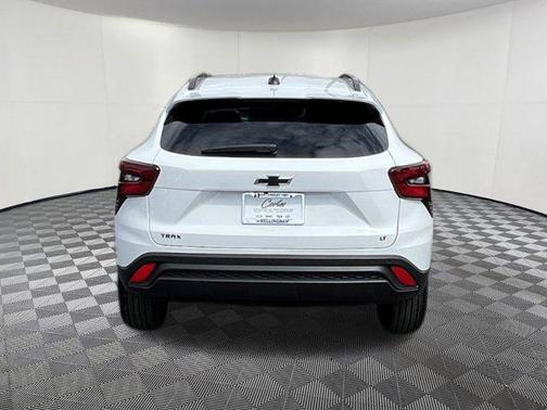 Summit White 2026 Chevrolet Trax LT