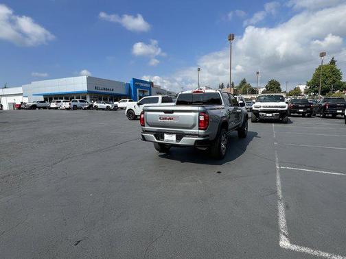 2024 GMC Canyon AT4