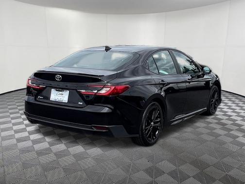 Black 2025 Toyota Camry SE