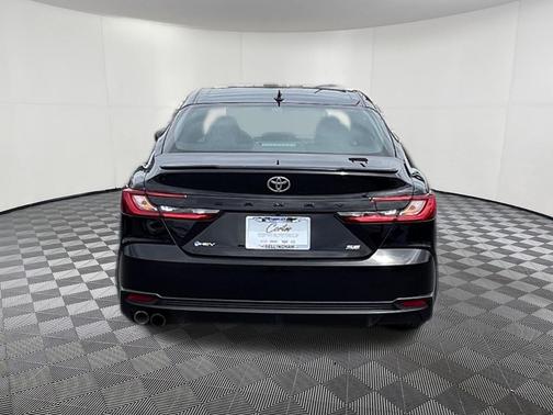 Black 2025 Toyota Camry SE