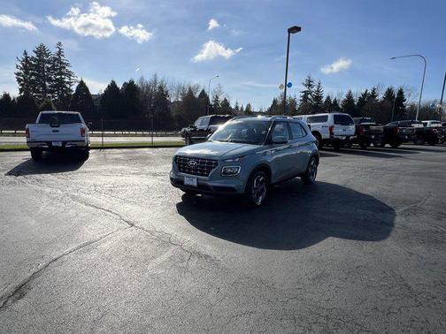 2025 Hyundai VENUE SEL