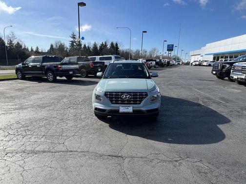 2025 Hyundai VENUE SEL