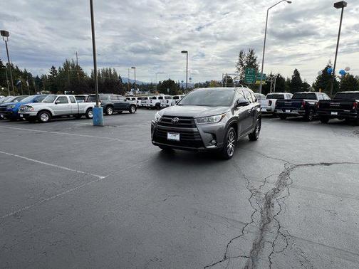2018 Toyota Highlander SE