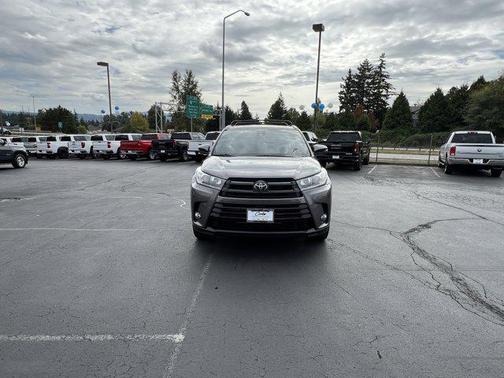 2018 Toyota Highlander SE