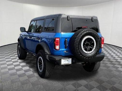 Velocity Blue Metallic 2023 Ford Bronco Black Diamond