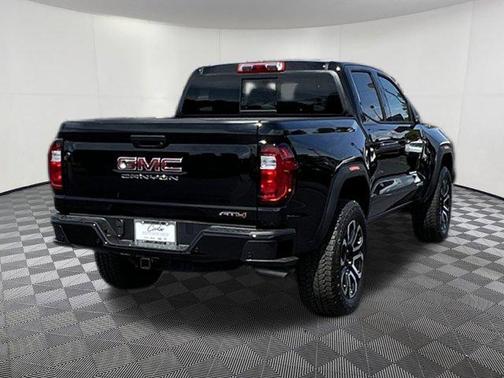 2025 GMC Canyon Base