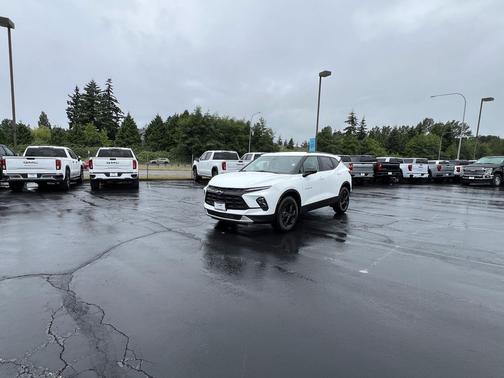 Summit White 2026 Chevrolet Blazer 2LT