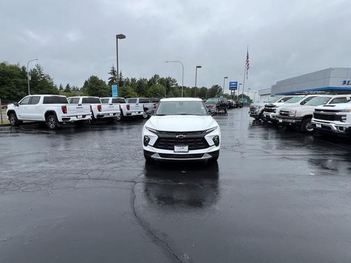 Summit White 2026 Chevrolet Blazer 2LT