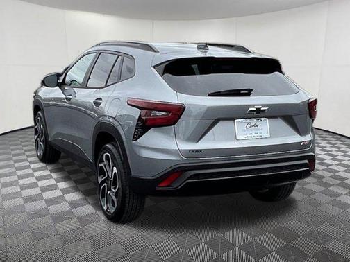 Sterling Gray Metallic 2026 Chevrolet Trax FWD 2RS