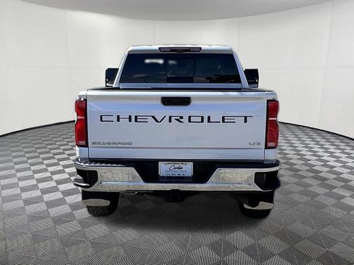Iridescent Pearl Tricoat 2024 Chevrolet Silverado 3500 LTZ