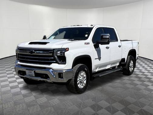 Iridescent Pearl Tricoat 2024 Chevrolet Silverado 3500 LTZ