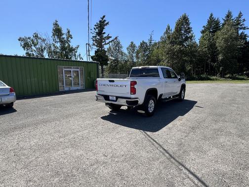 Iridescent Pearl Tricoat 2024 Chevrolet Silverado 3500 LTZ