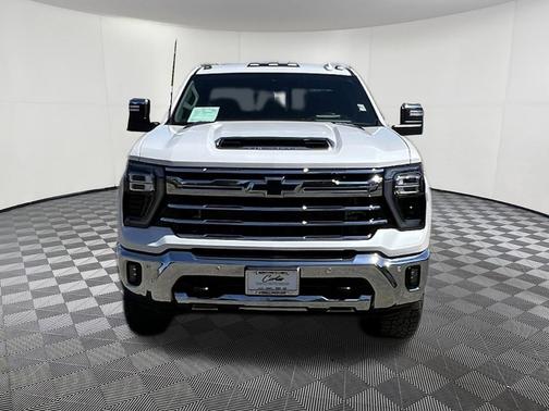 Iridescent Pearl Tricoat 2024 Chevrolet Silverado 3500 LTZ