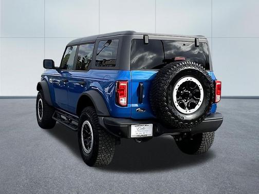 Velocity Blue Metallic 2023 Ford Bronco Black Diamond