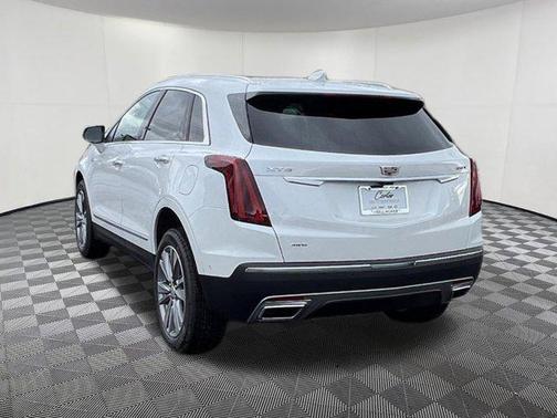 Crystal White Tricoat 2026 Cadillac XT5 Premium Luxury