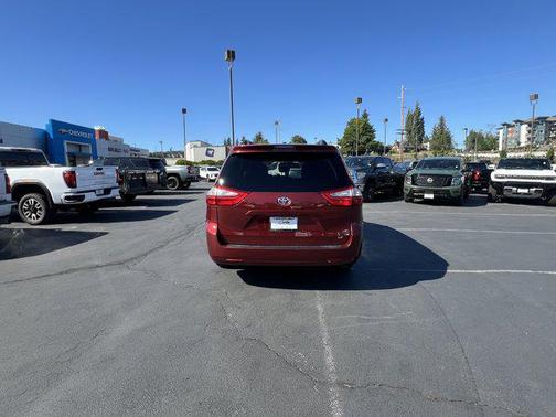 2017 Toyota Sienna LE