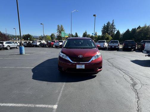 2017 Toyota Sienna LE