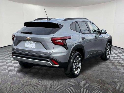 Sterling Gray Metallic 2026 Chevrolet Trax LT