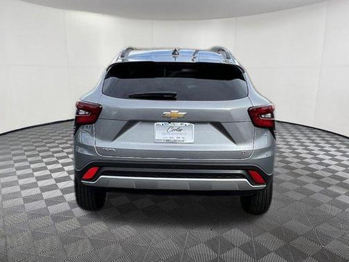Sterling Gray Metallic 2026 Chevrolet Trax LT