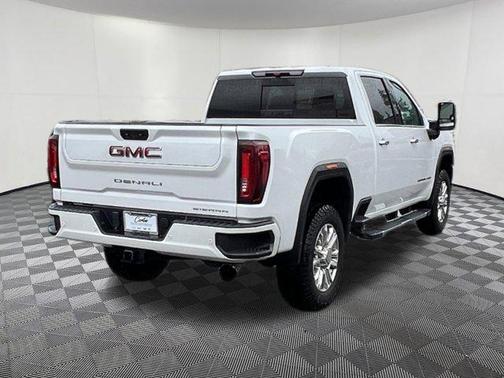 White Frost Tricoat 2022 GMC Sierra 3500 Denali