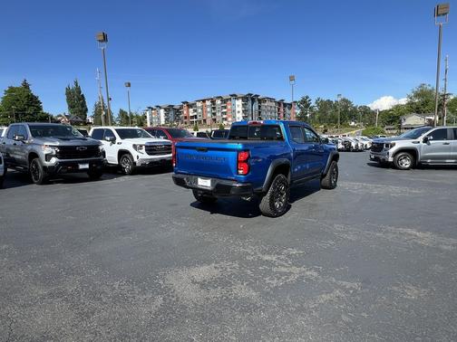 Glacier Blue Metallic 2024 Chevrolet Colorado ZR2