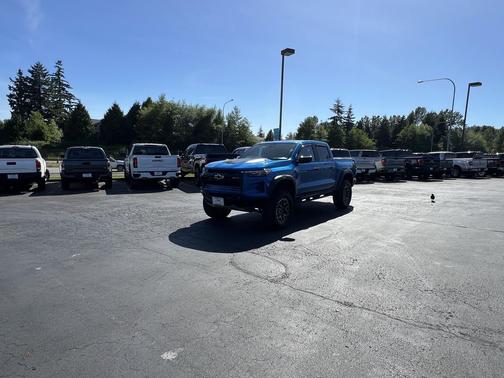 Glacier Blue Metallic 2024 Chevrolet Colorado ZR2